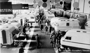 1969: Ein Blick in Halle 7 der Messe Essen. Noch dominieren Caravan die Ausstellung. (Foto: Messe Düsseldorf / Tillmann)