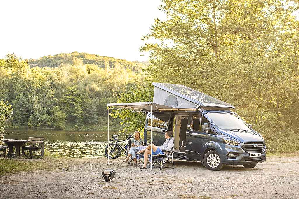 Der Ford Nugget Plus mit Aufstelldach. (Foto: Ford)