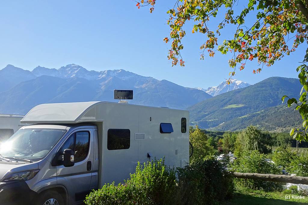 Mit der Selbstbau-Kabine in Glurns, Südtirol. (Foto: Klinke)