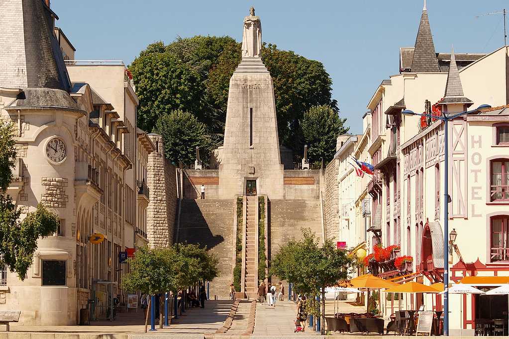 Straßenszene aus Verdun. (Foto: 12019; pixabay)
