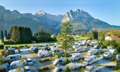 10 Jahre Jubiläum: Der Fünf-Sterne Platz Camping Resort Zugspitze in Grainau bei Garmisch-Partenkirchen. (Foto: Camping Resort Zugspitze)