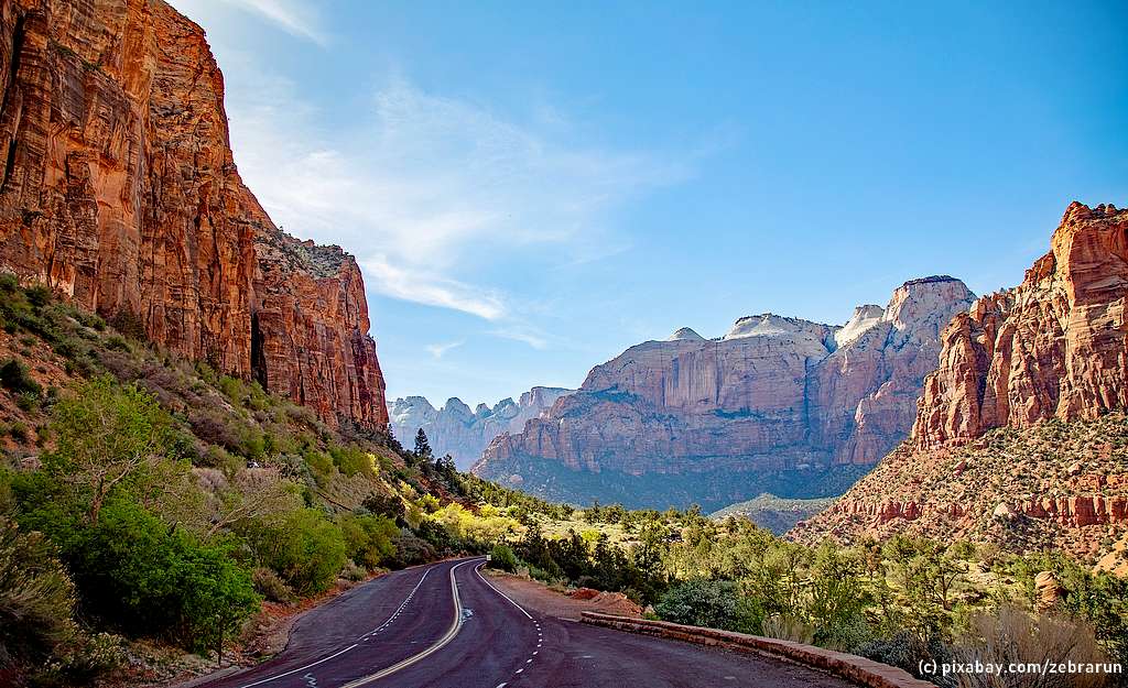 Zion Canyon: Gut ausgebaute Hauptstraßen führen durch den Nationalpark. (Foto: pixabay.com/zebrarun)